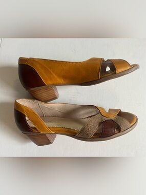 Unique Women’s Multi-colour Low Heel, Peep Toe Shoes